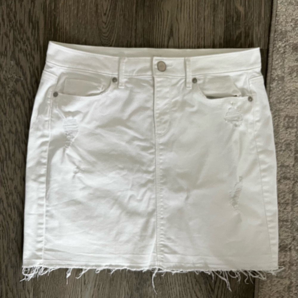 LOFT White Denim Mini Skirt Raw Hem Summer Size 28/6